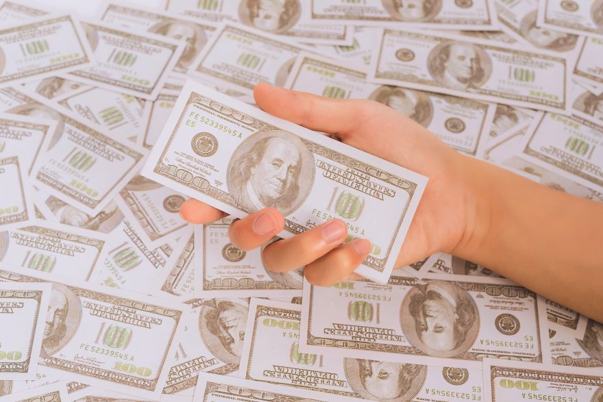 美国财政刺激有多猛？1亿多家庭去年“零纳税”